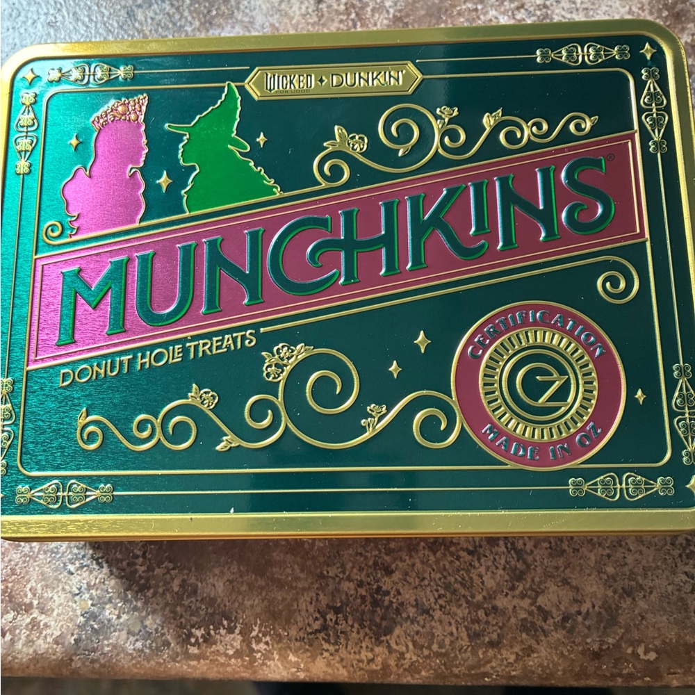 Munchkin Donut Hole Treats Tin - Green and Gold